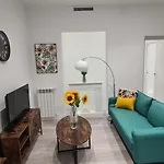 Oshun - Cozy Apartment in Malasaña